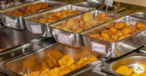 Buffet de salgados quentes da Famiglia Pezzi em Caxias do Sul
