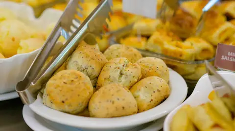 Buffet, pães e assados da Famiglia Pezzi em Caxias do Sul
