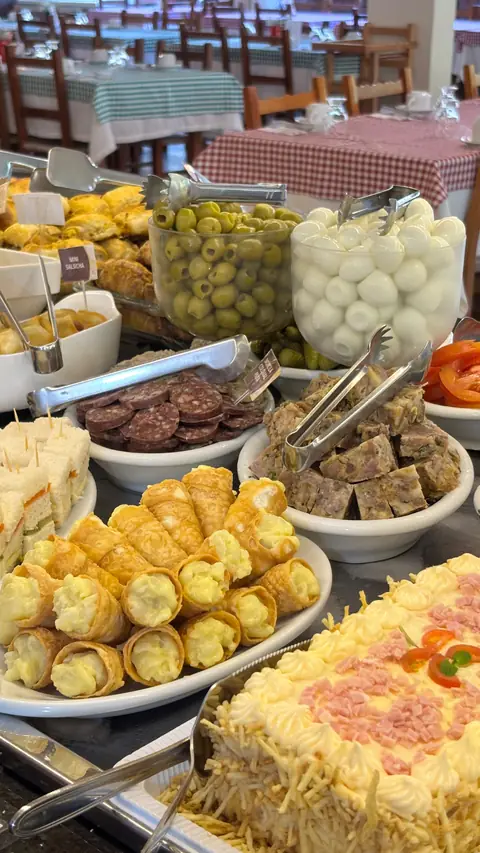 Buffet, pães e assados da Famiglia Pezzi em Caxias do Sul