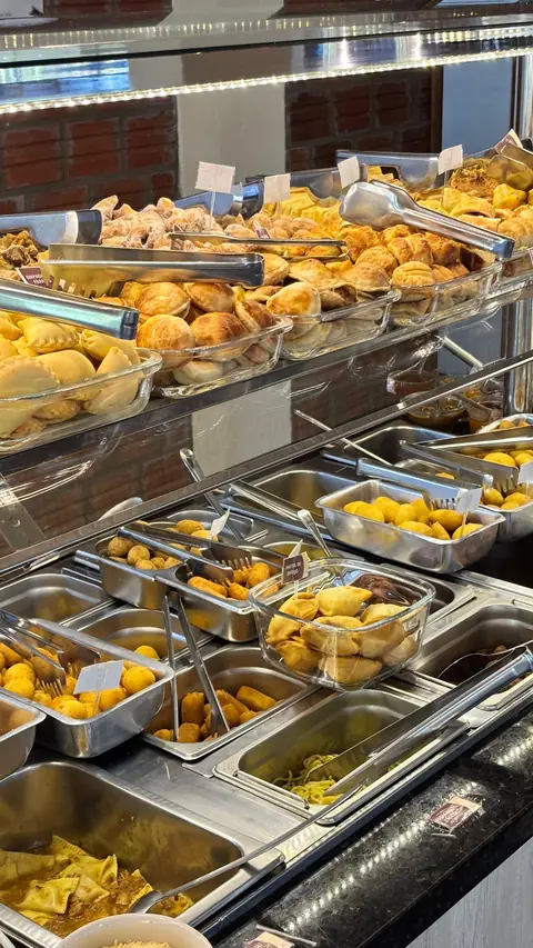 Buffet, pães e assados da Famiglia Pezzi em Caxias do Sul