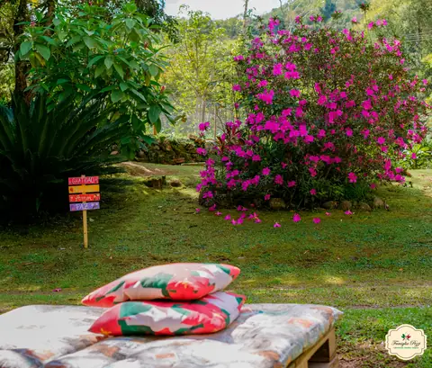 Jardim e área externa da Famiglia Pezzi em Caxias do Sul